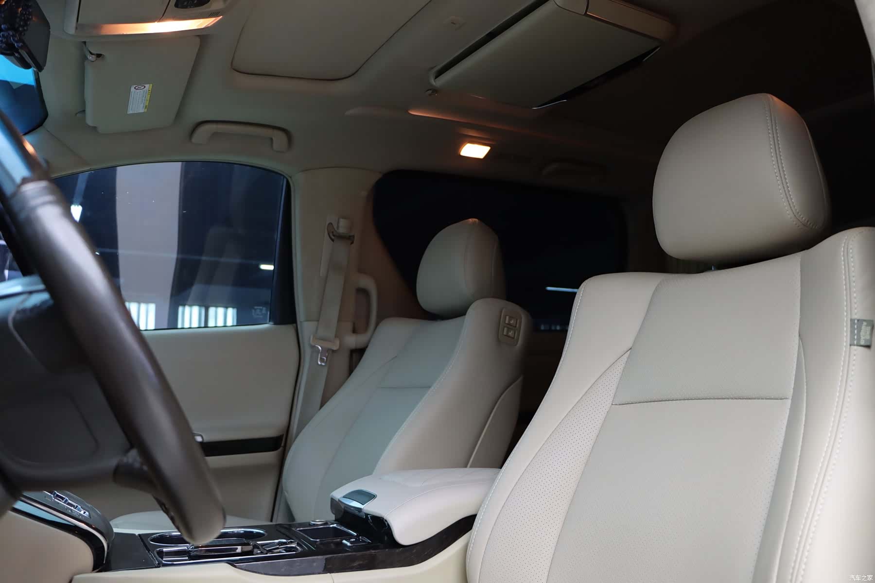 Toyota Alphard, 2015 25