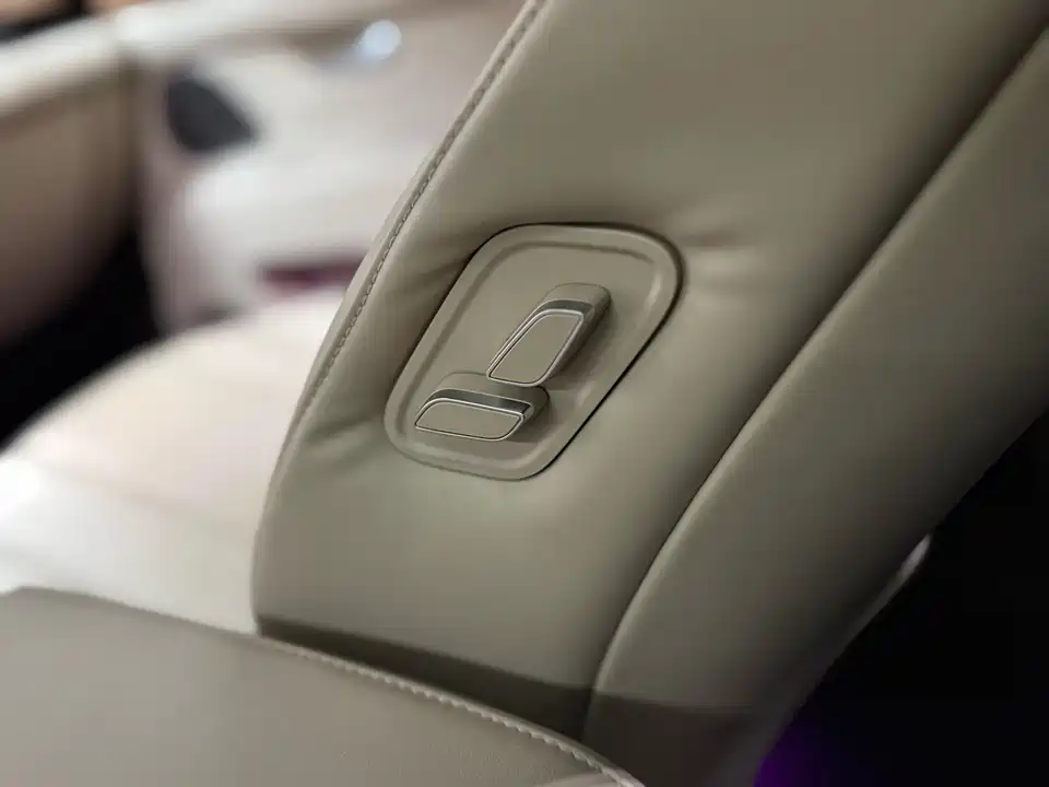 AITO Ask the world M7