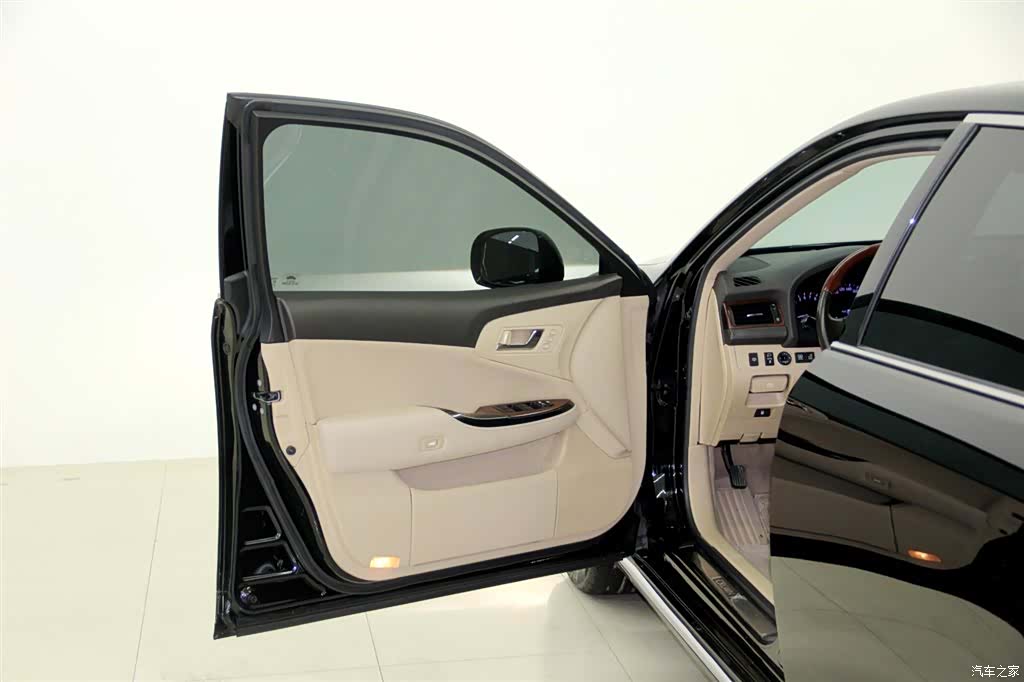 Toyota Crown, 2013 все фото