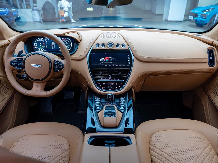 Aston Martin DBX 2026, фото 9