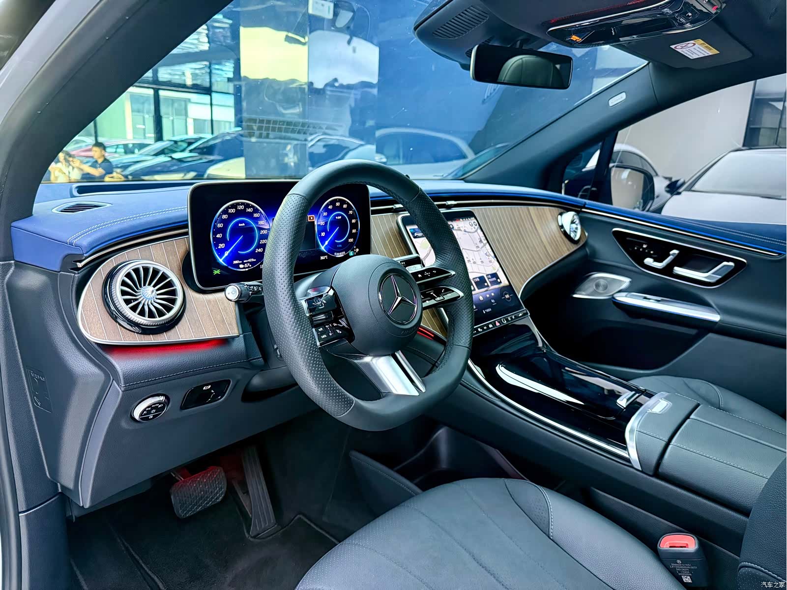 Mercedes-Benz EQE, 2023 6