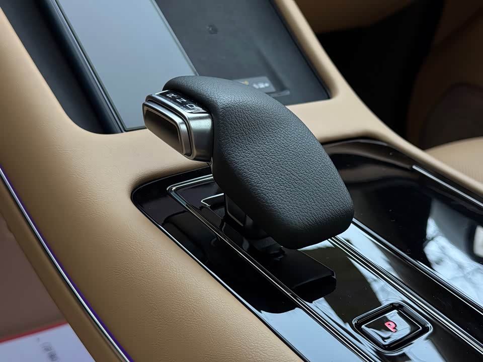 AITO Ask the world M7