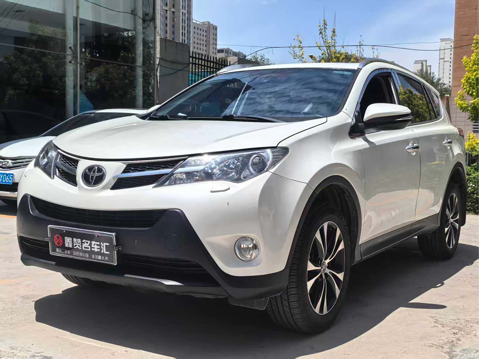 Toyota RAV4, 2015 1
