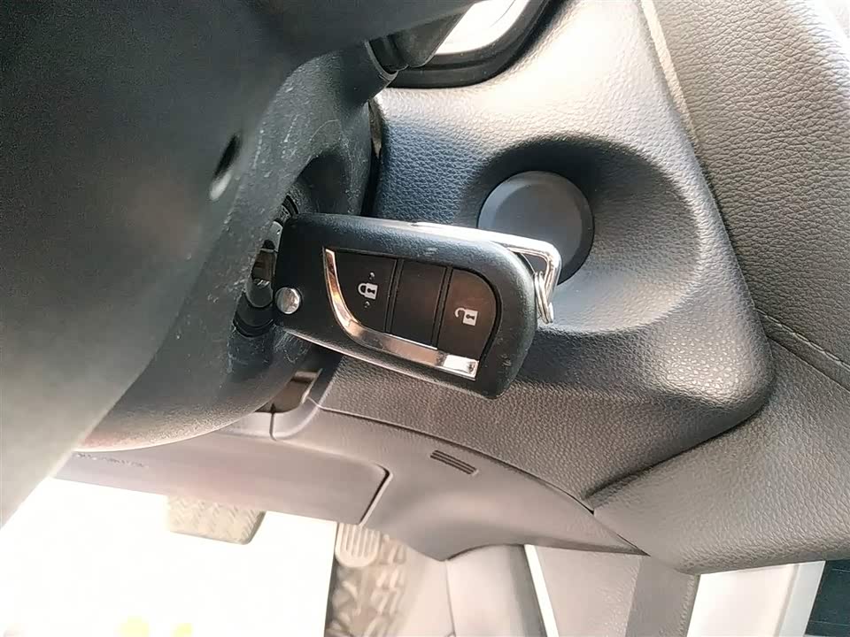 Toyota Corolla Sharp amplifier