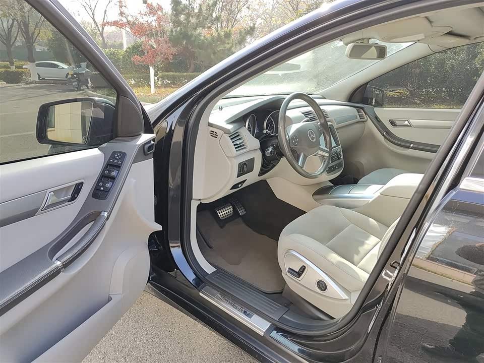 Mercedes-Benz R-class