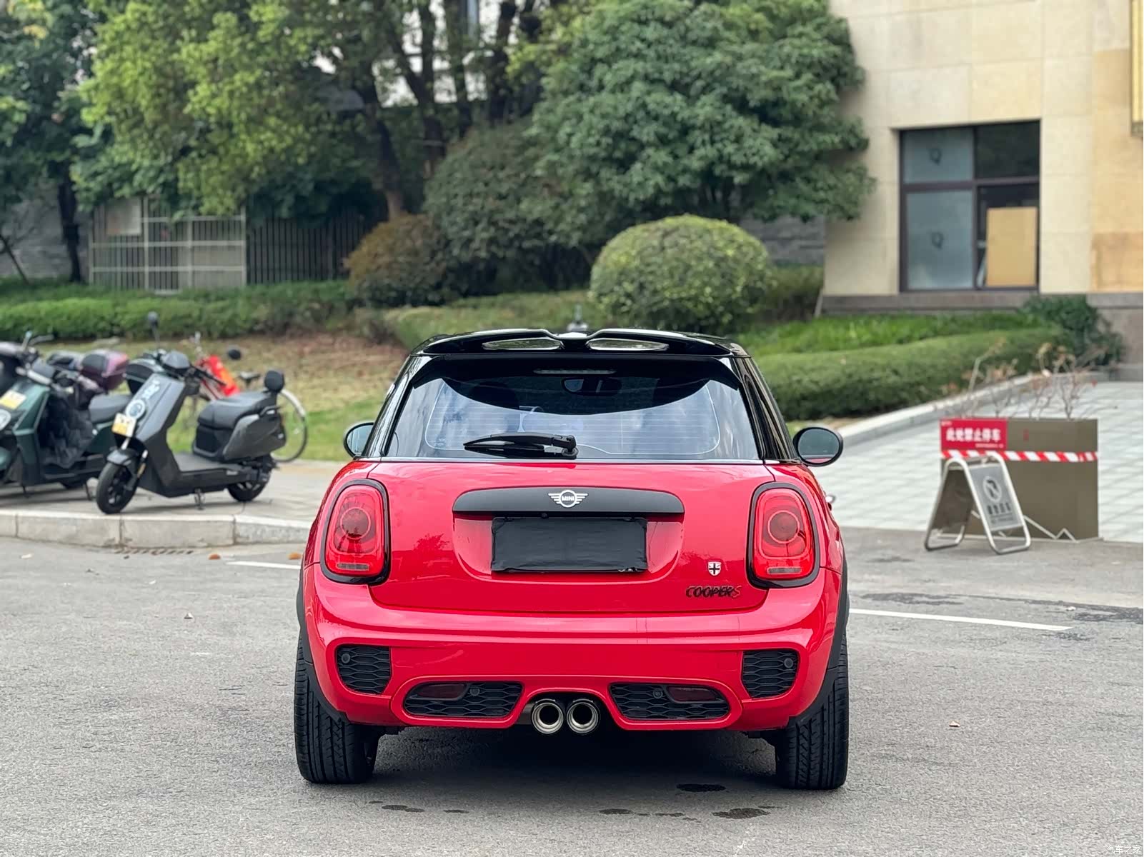 Mini ONE, 2019 16