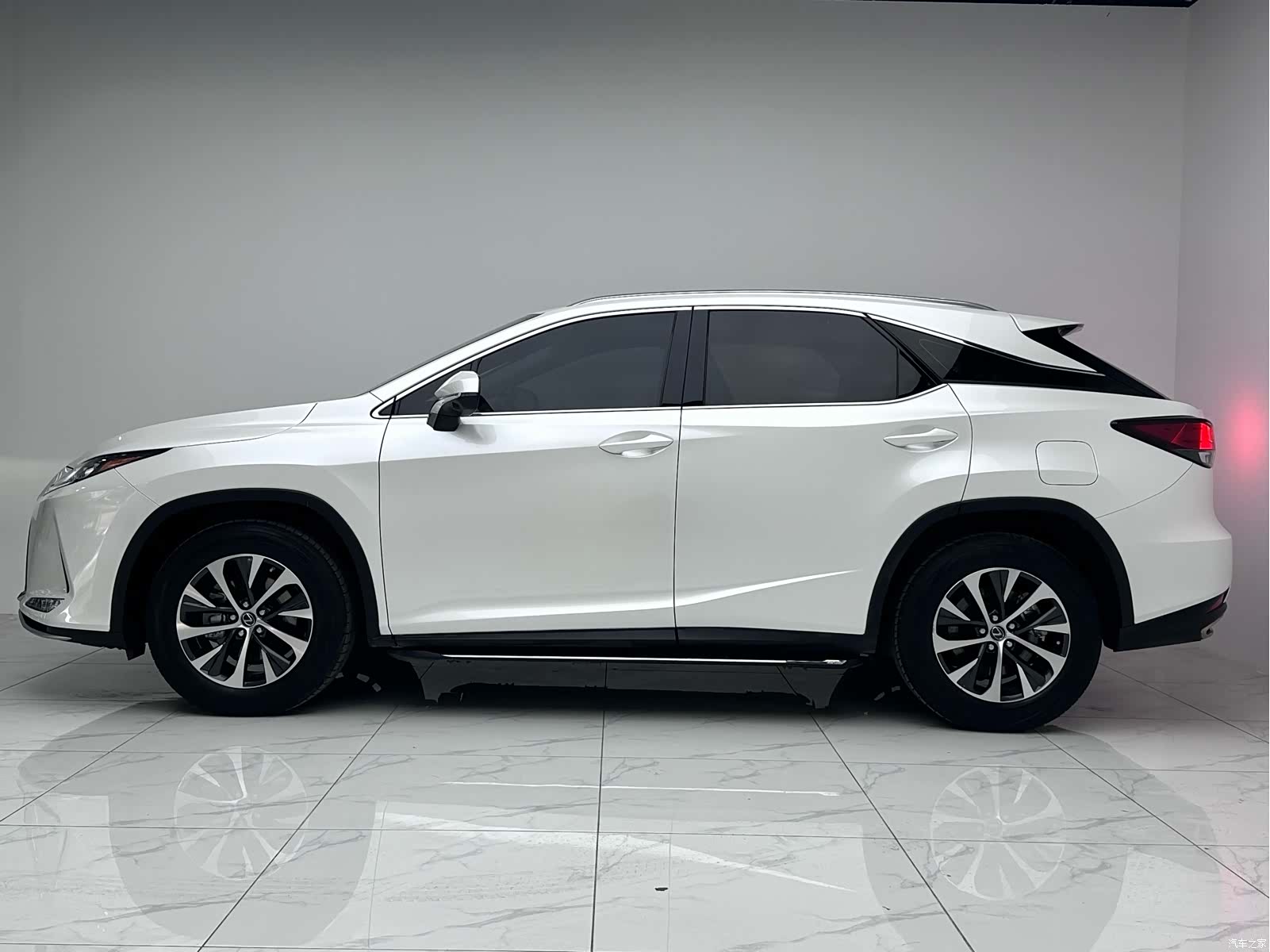 Lexus RX, 2019 4