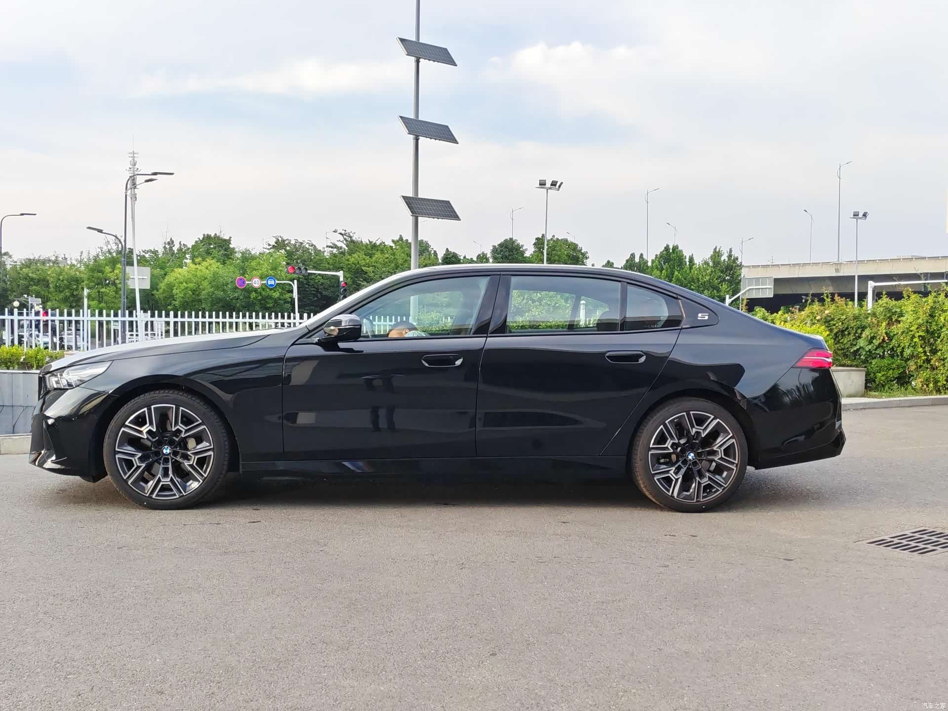 BMW 5 Series, 2026 11