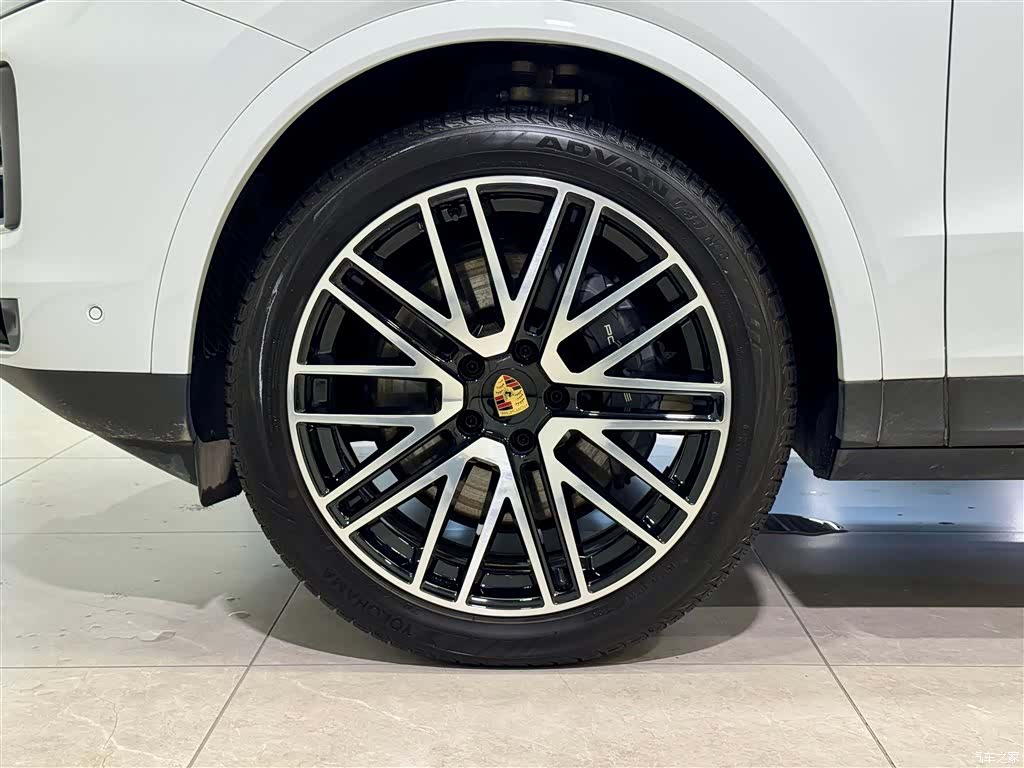 Porsche Cayenne, 2024 10