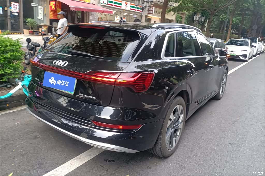 Audi e-tron, 2021 3