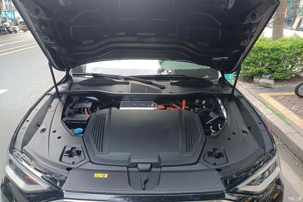 Audi e-tron, 2021 10