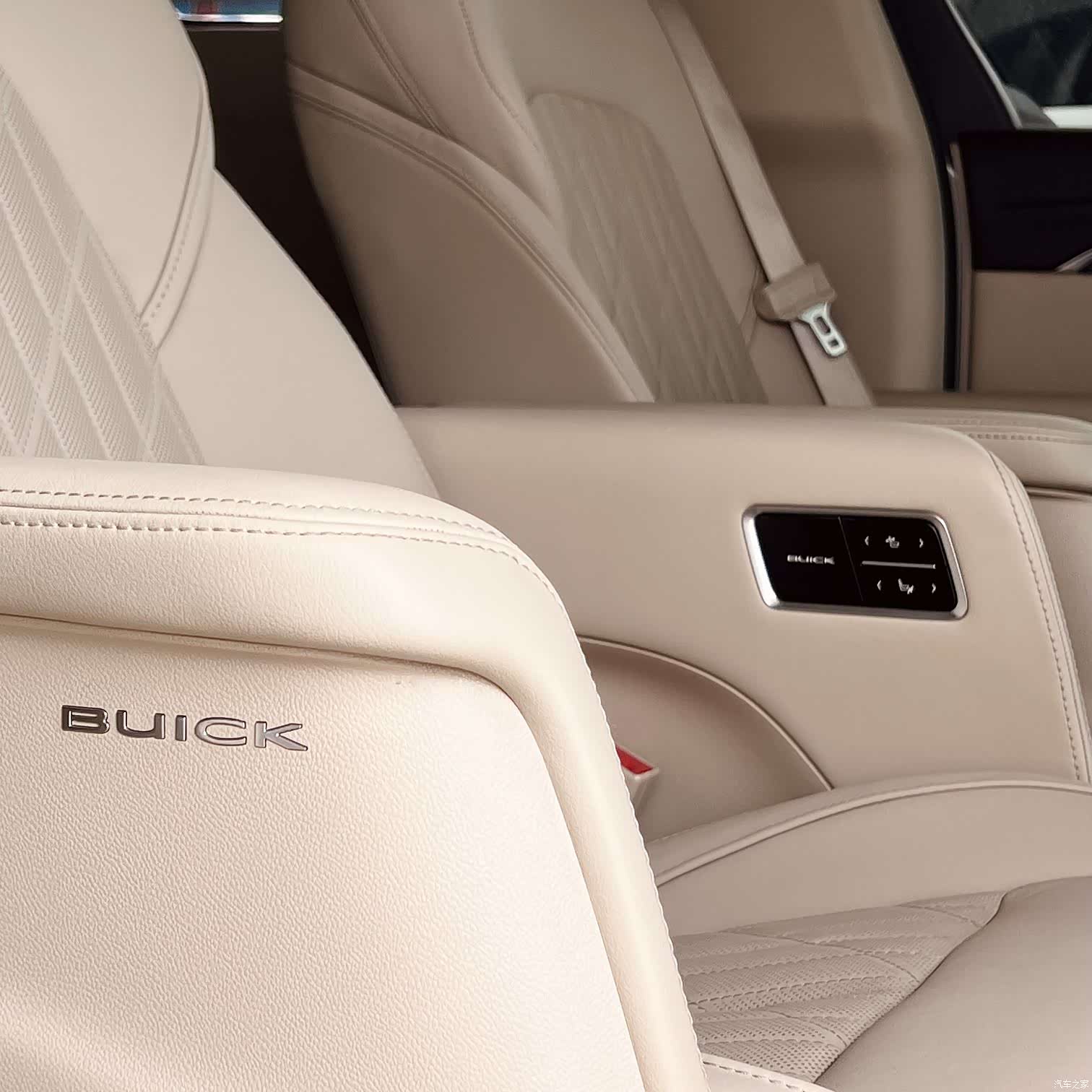Buick GL8, 2021 12