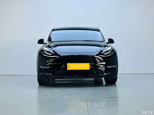 Tesla Model Y, 2022 2