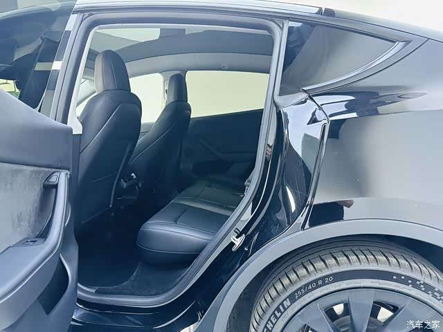 Tesla Model Y, 2022 6