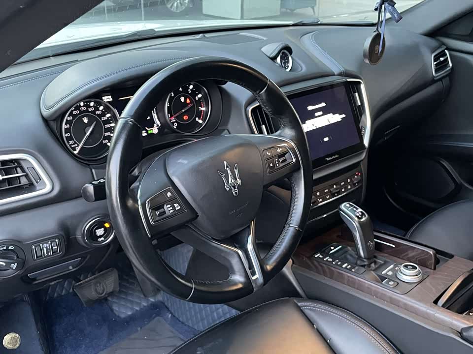 Maserati Ghibli Maserati Ghibli