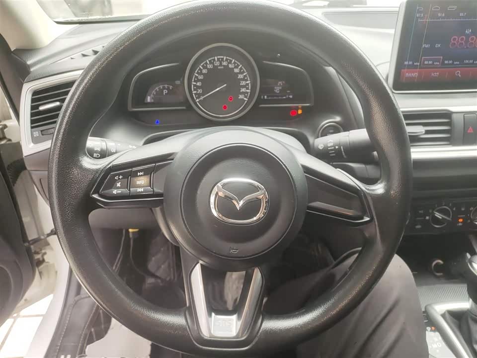 Mazda 3 Angkesaila