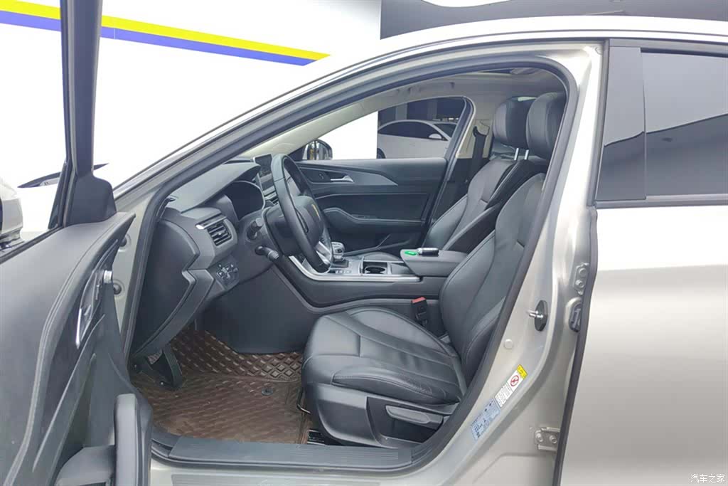 Hongqi H5, 2022 9