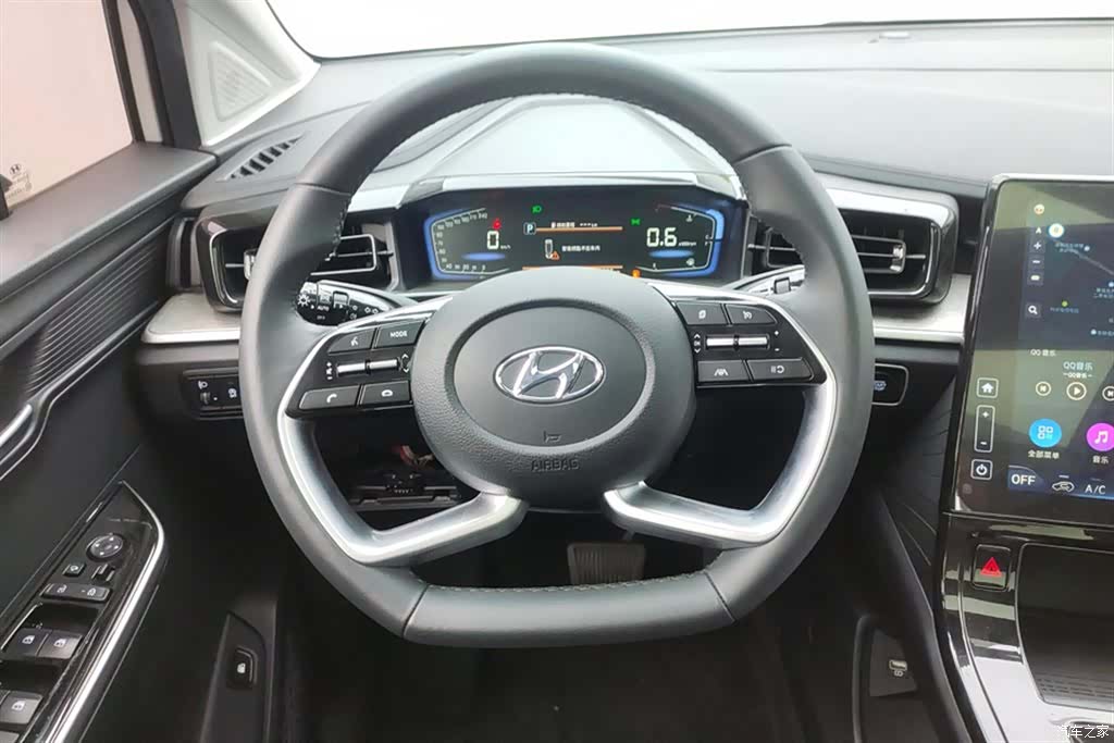 Hyundai Custo, 2024 15