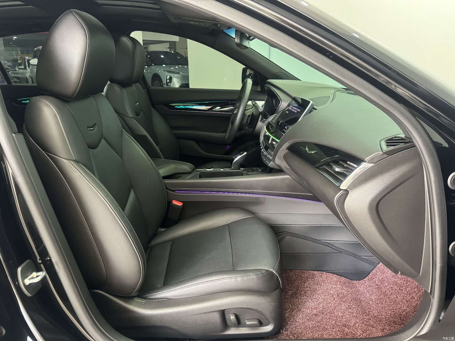 Cadillac CT5, 2023 все фото