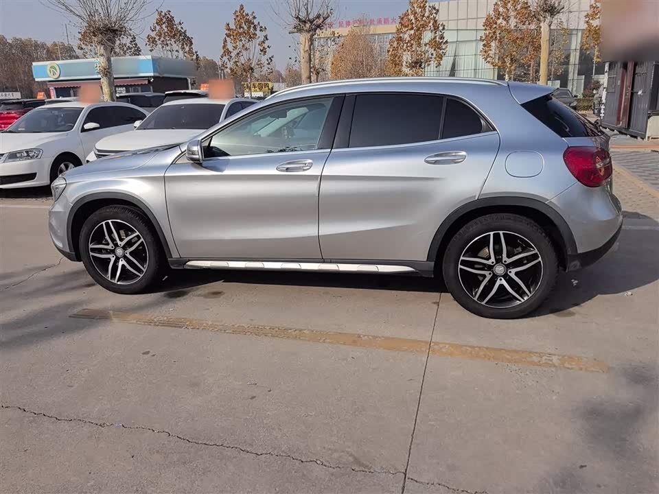 Mercedes-Benz GLA