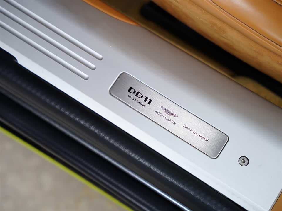 Aston Martin DB11