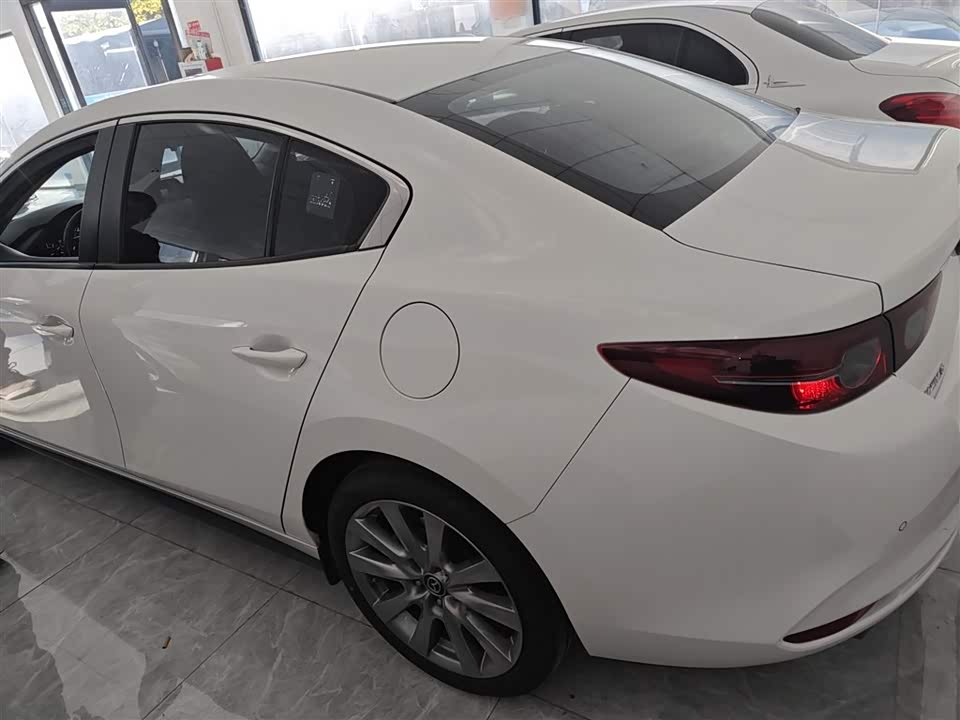 Mazda 3 Angkesaila