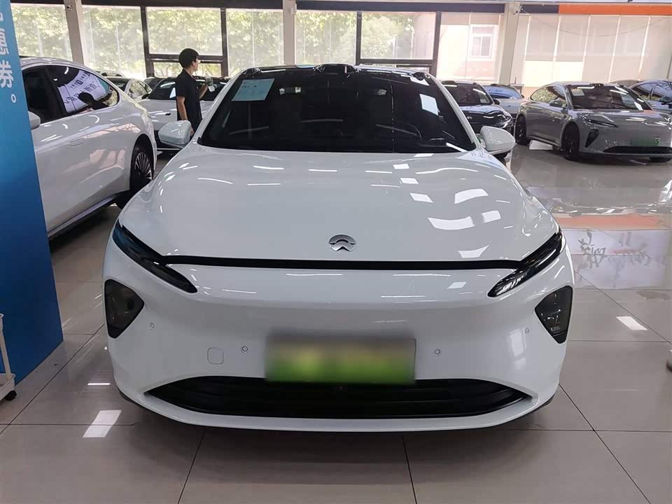 NIO ET7
