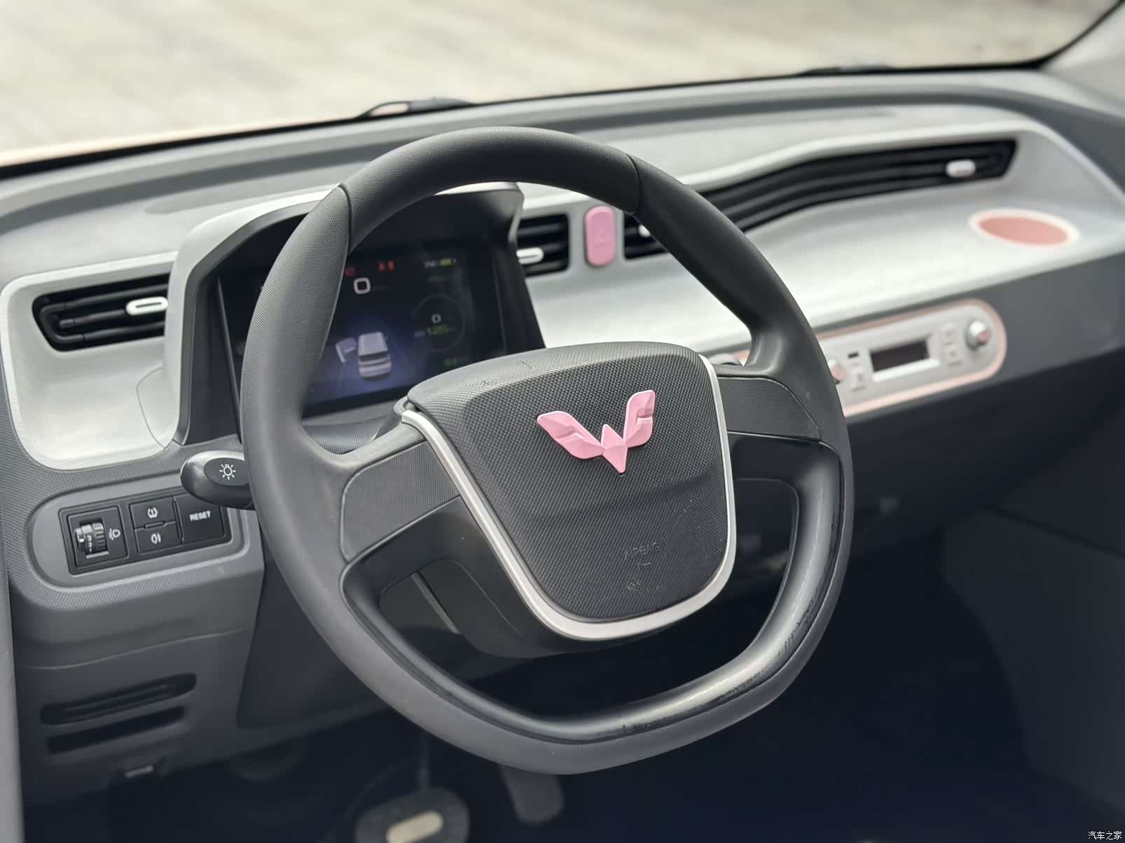 Wuling MINIEV, 2021 10