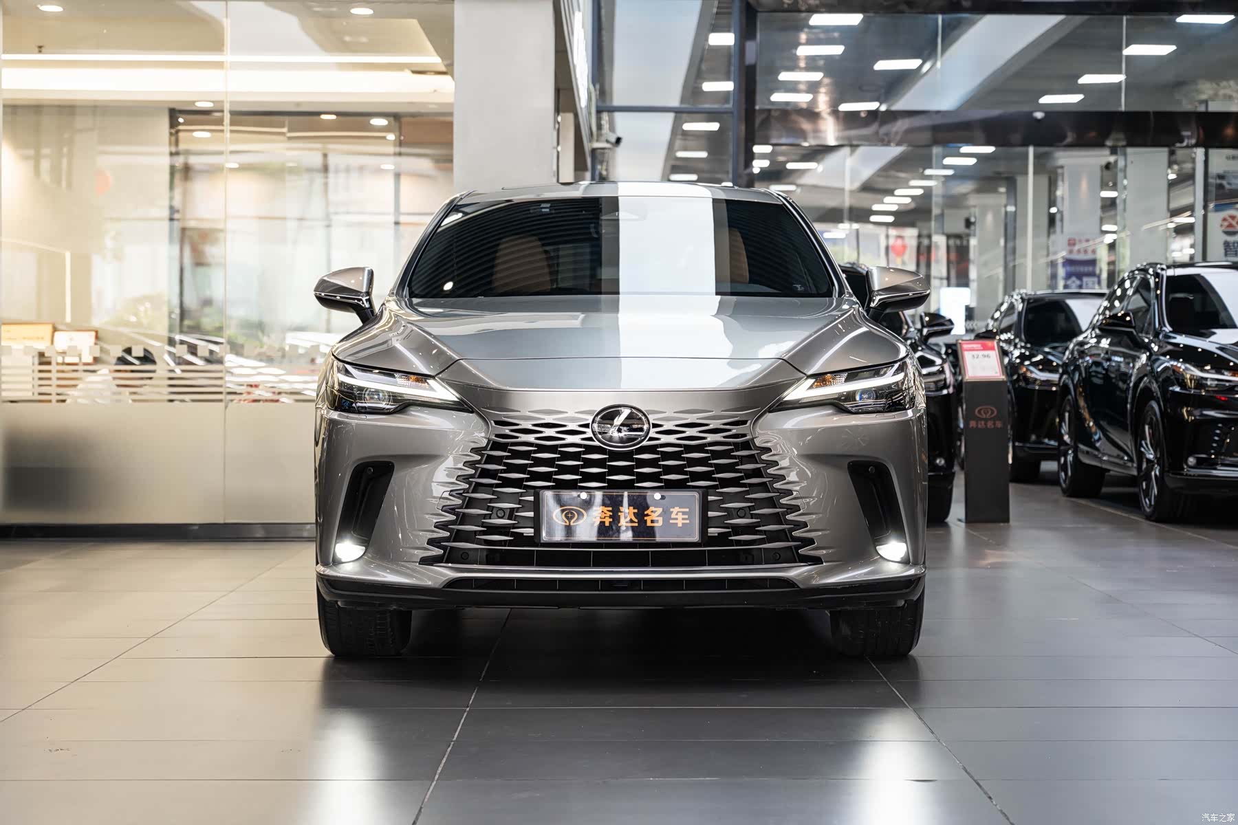 Lexus RX, 2025 2