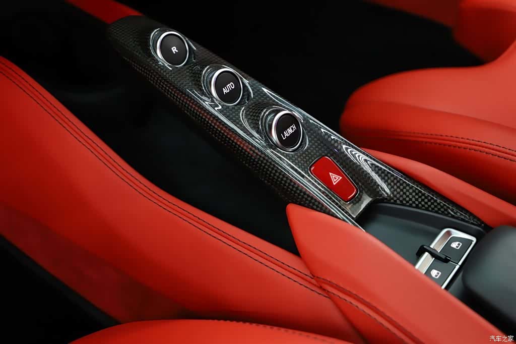 Ferrari F8, 2022 11