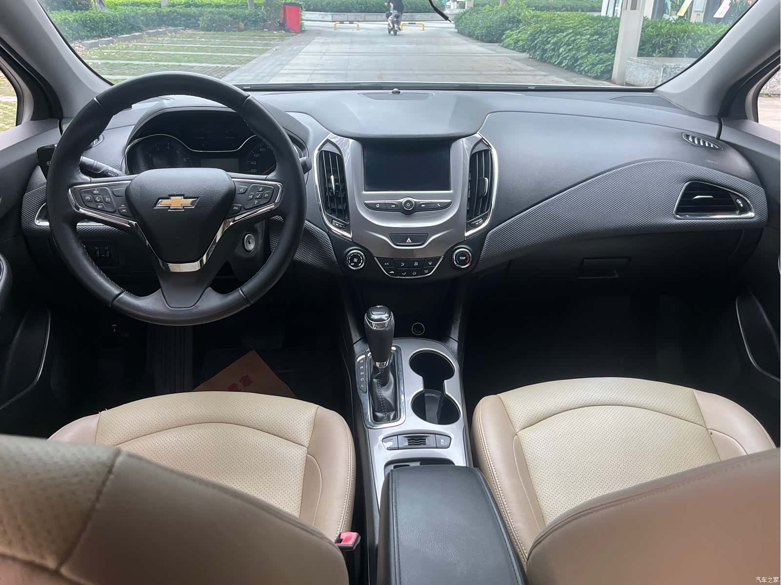 Chevrolet 320, 2017 9