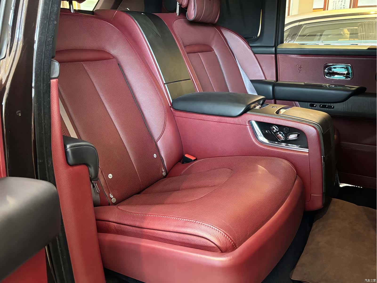 Rolls-Royce Cullinan, 2021 8