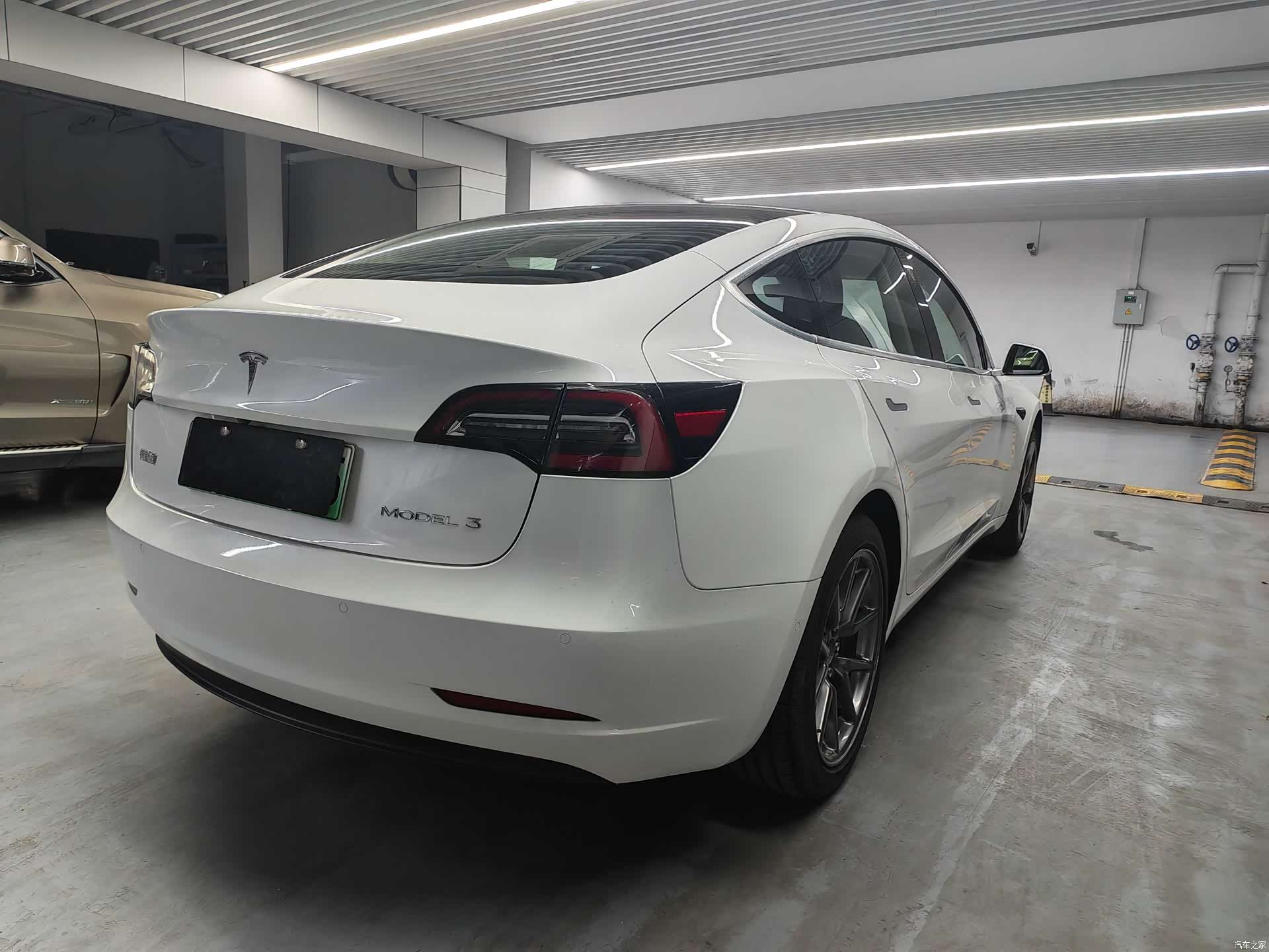 Tesla Model 3, 2020 13