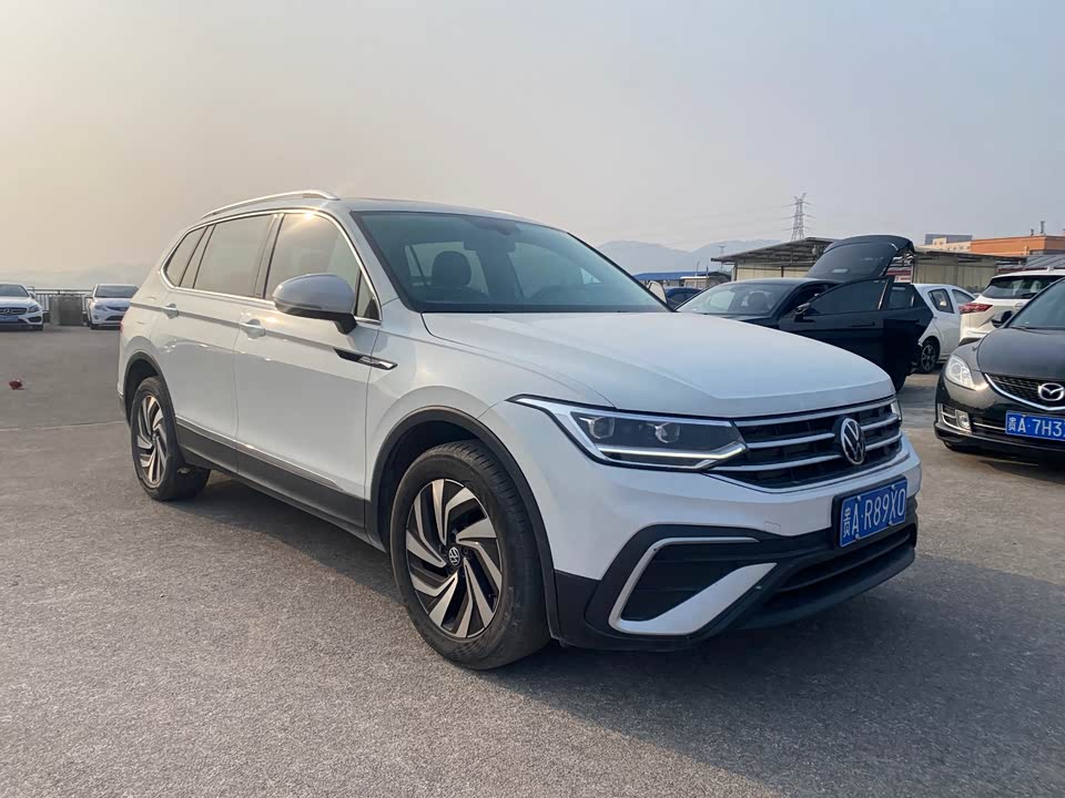 Volkswagen Tiguan L