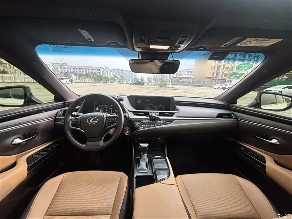 Lexus ES, 2020 11