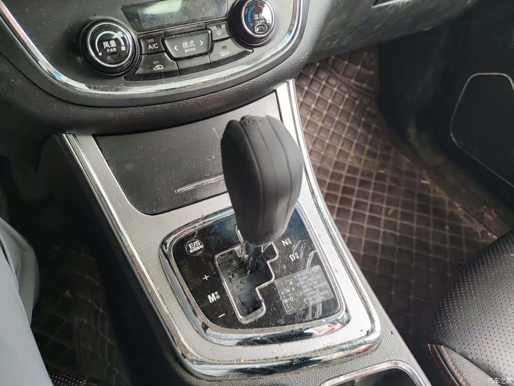 Wuling 560, 2017 10