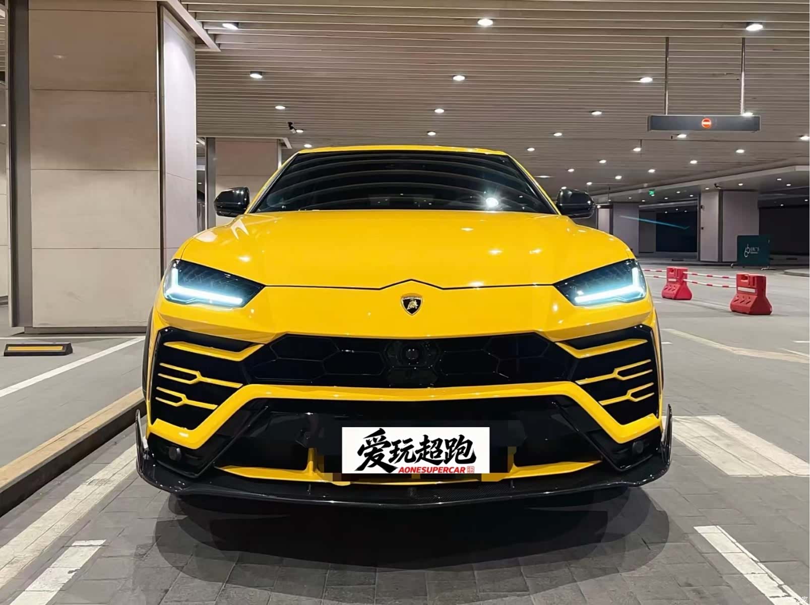 Lamborghini Urus, 2023 2