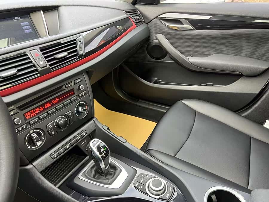 BMW X1 2016, фото 5