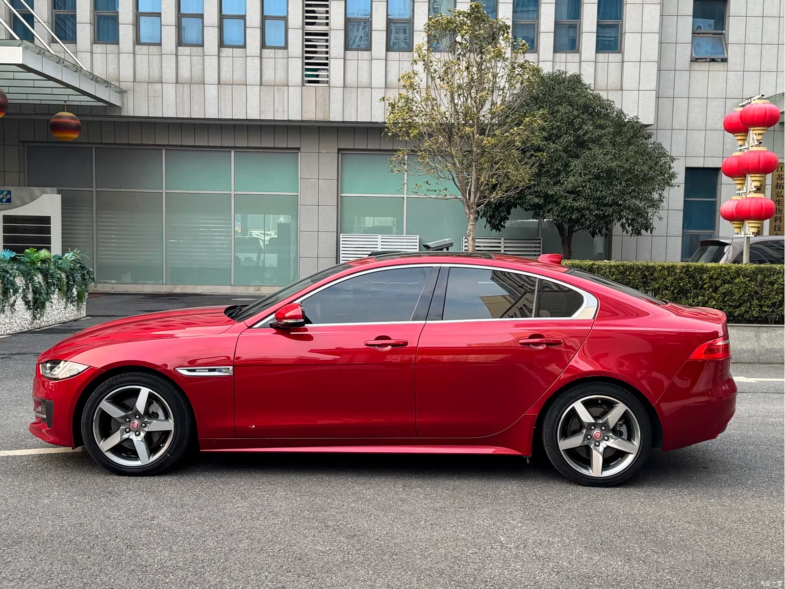 Jaguar XE, 2016 4