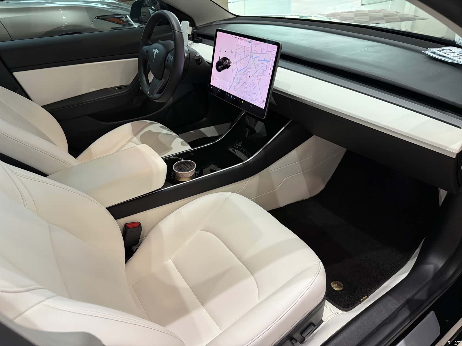Tesla Model 3, 2019 7