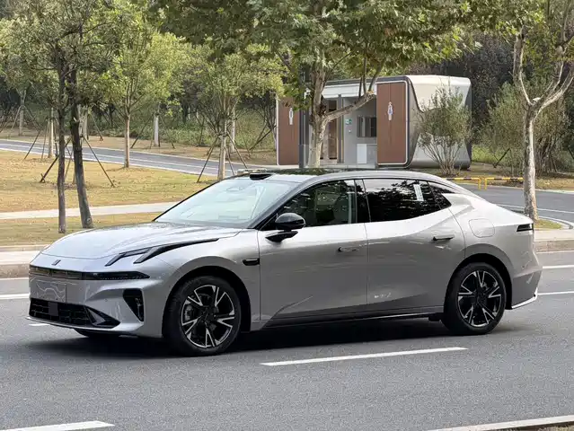 Lynk & Co 07 EM-P 2026 — купить из Китая под заказ