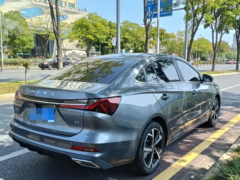 Roewe i5