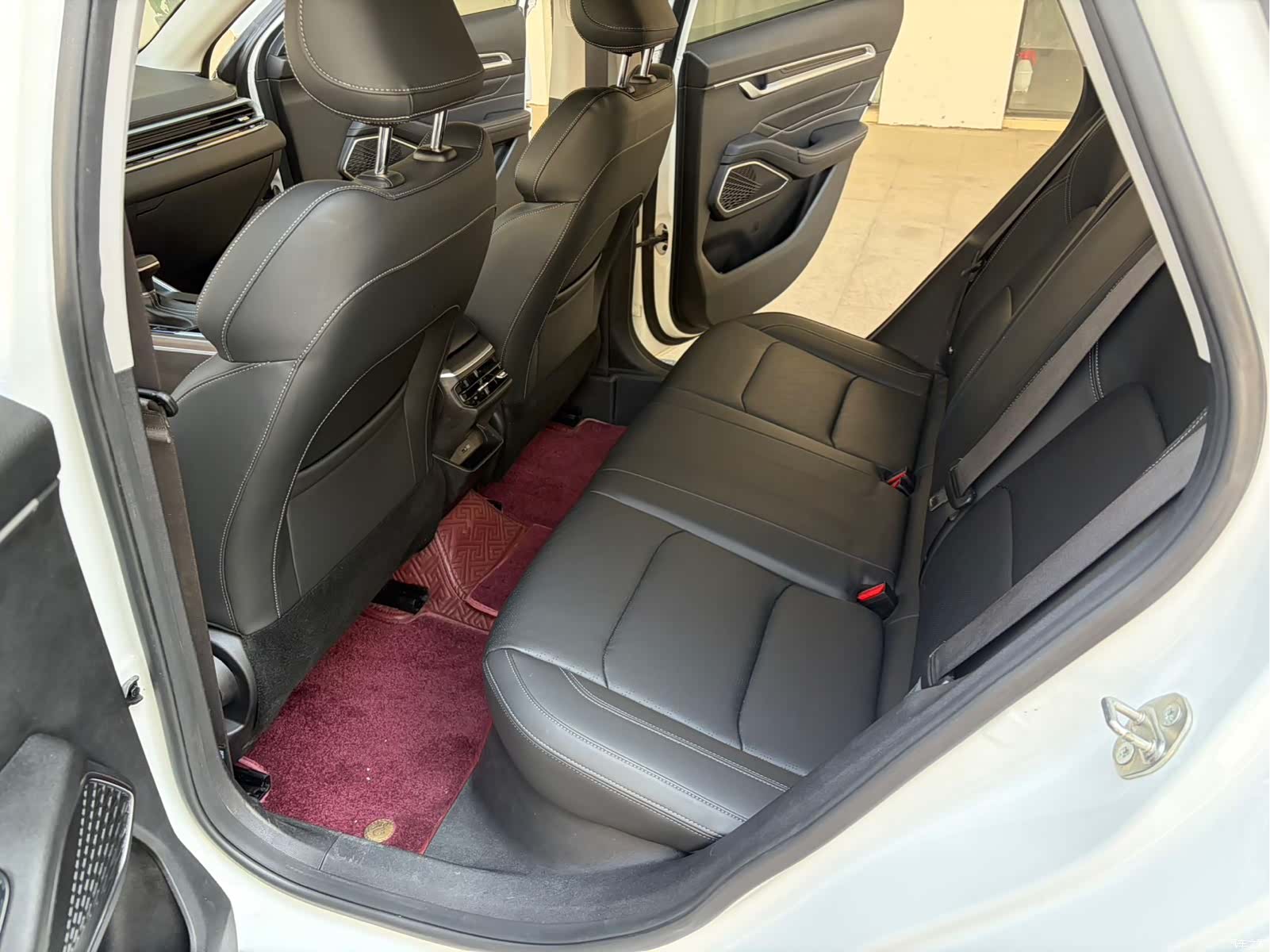 Geely Emgrand, 2022 8
