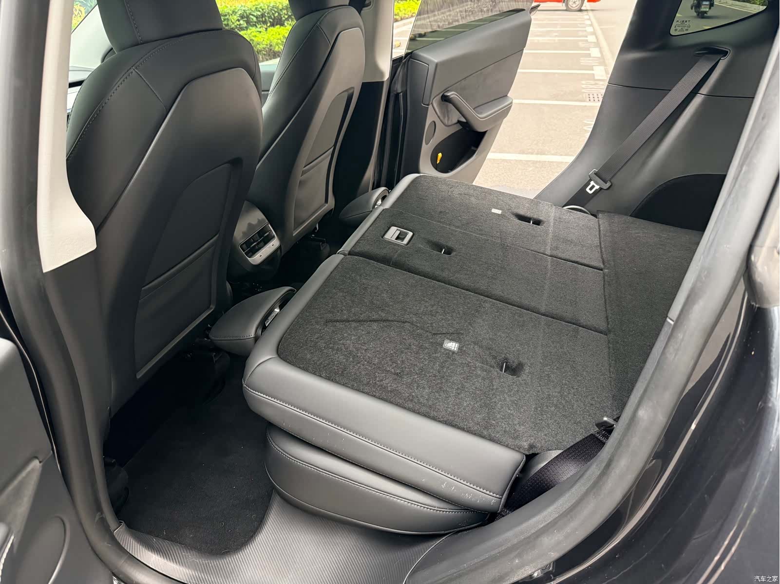 Tesla Model Y, 2024 39