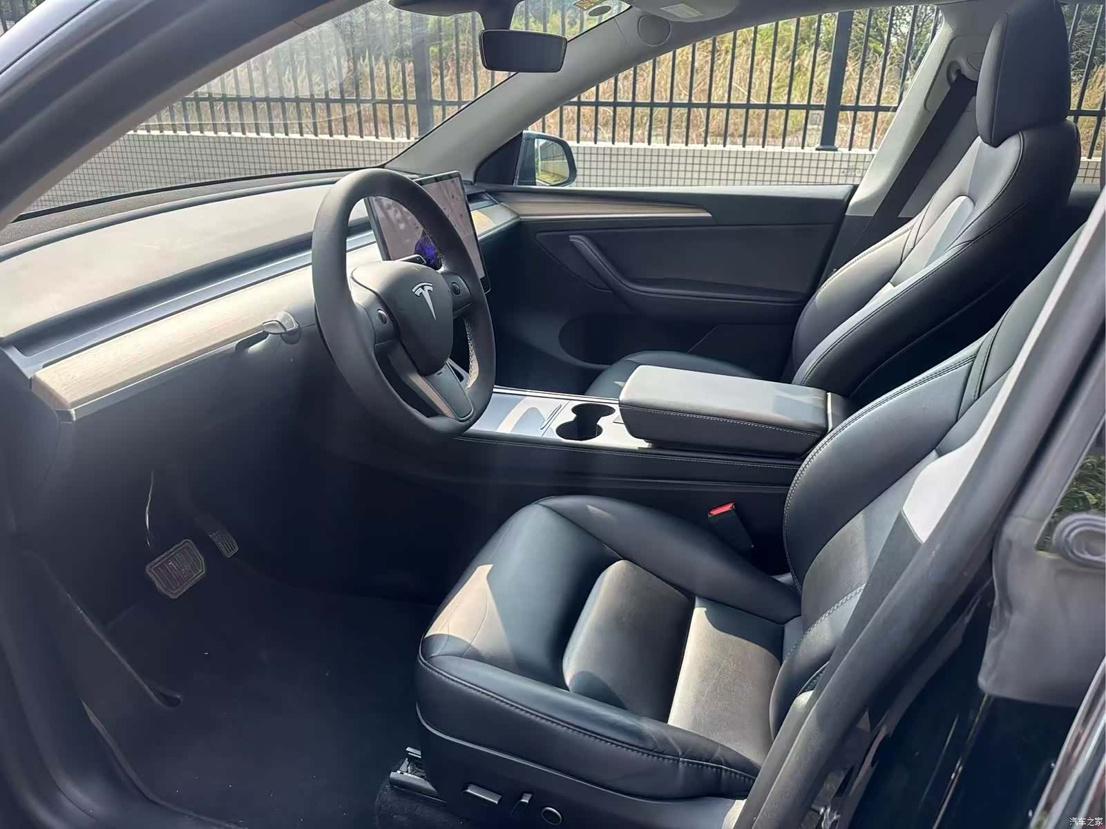 Tesla Model Y, 2023 все фото