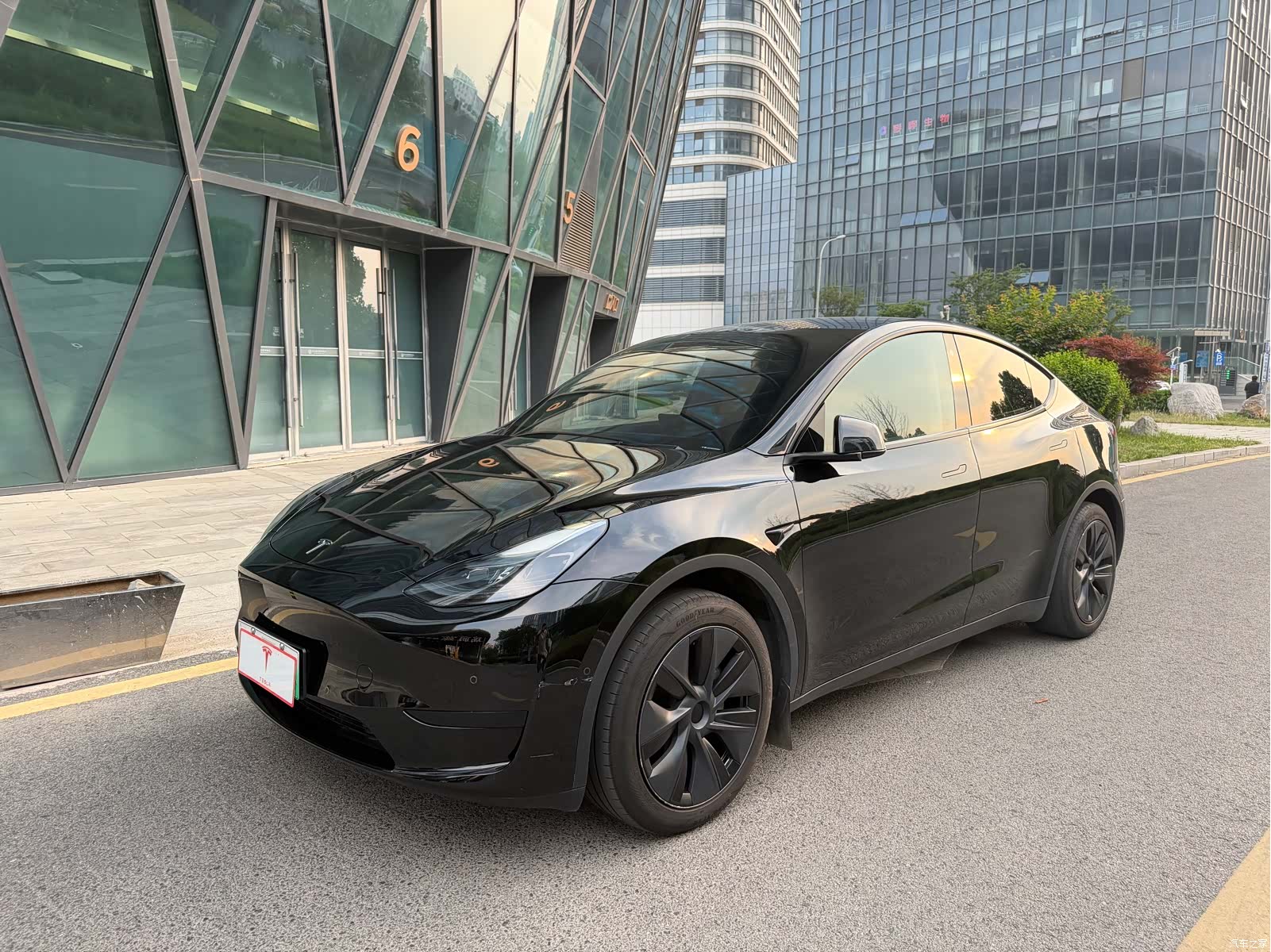Tesla Model Y, 2024 1