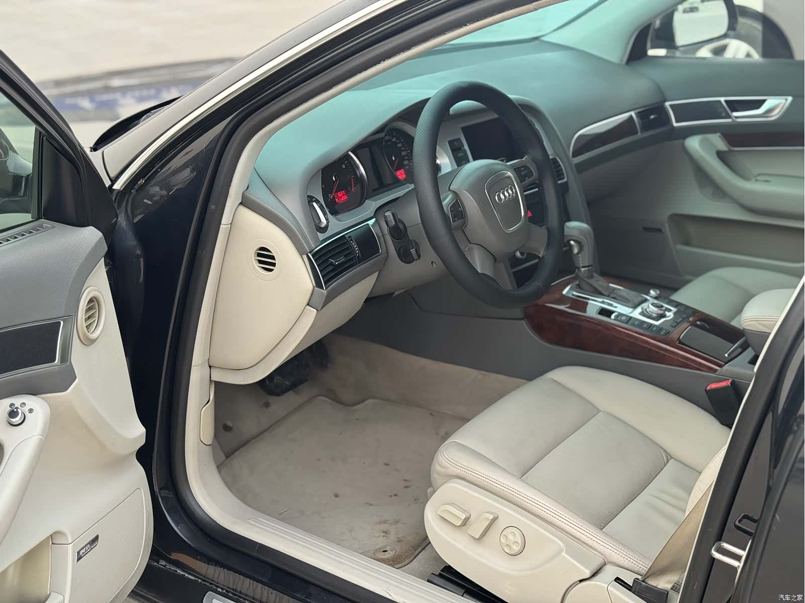 Audi A6L, 2010 4