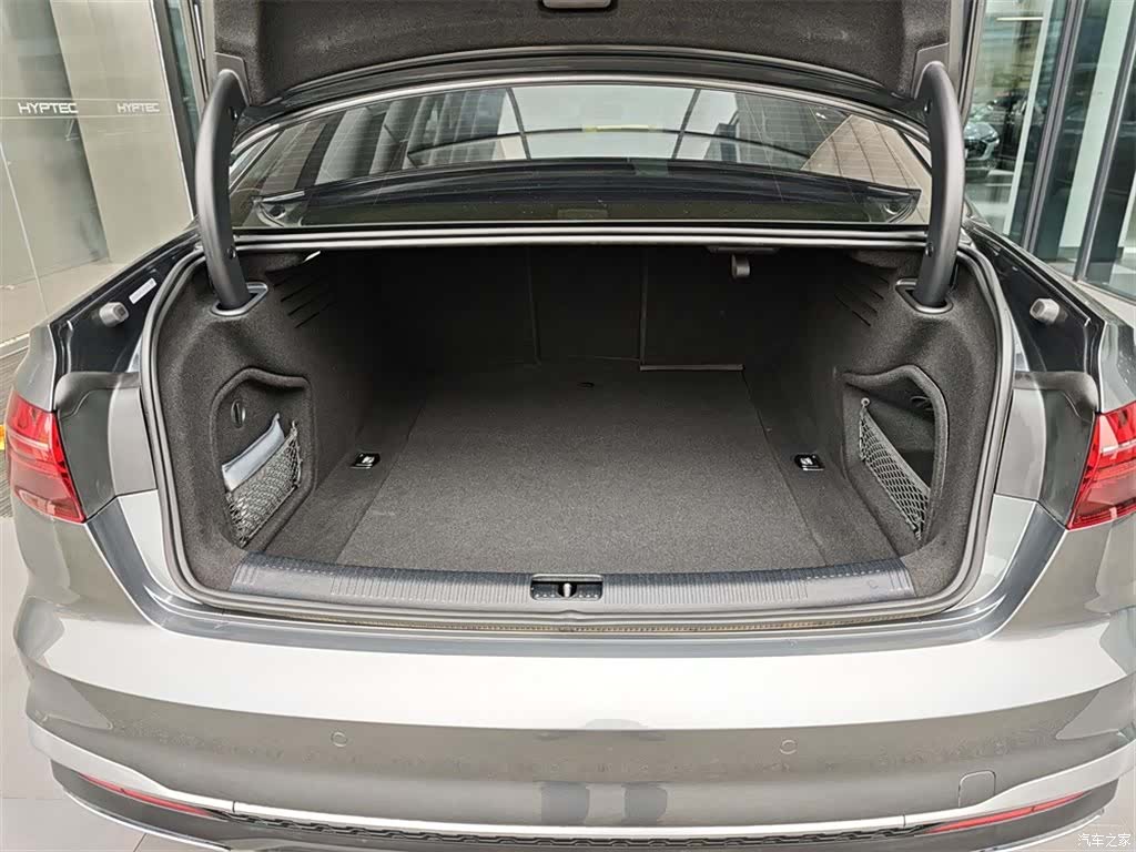 Audi A4L, 2021 9