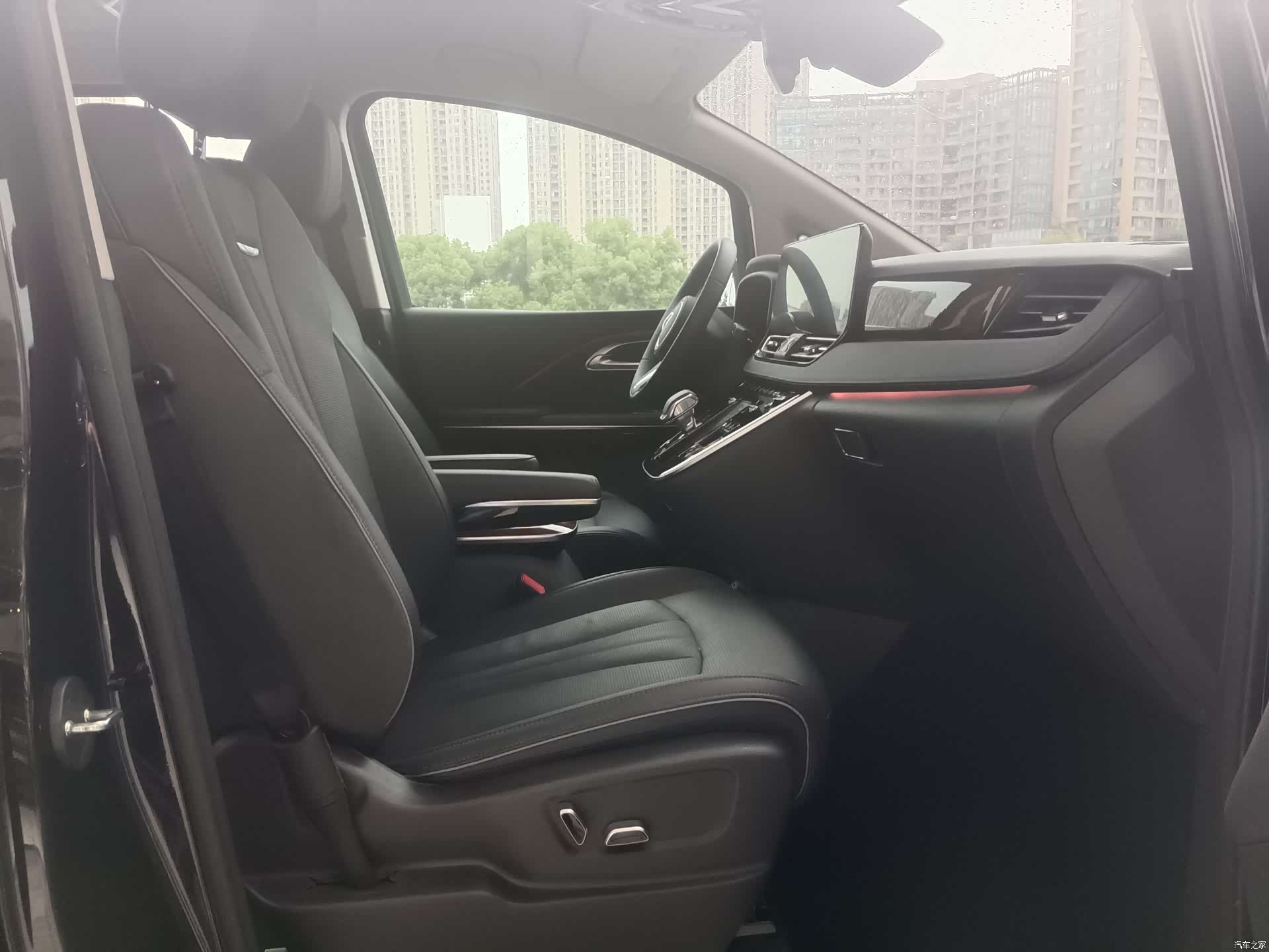 Hongqi HQ9, 2024 11