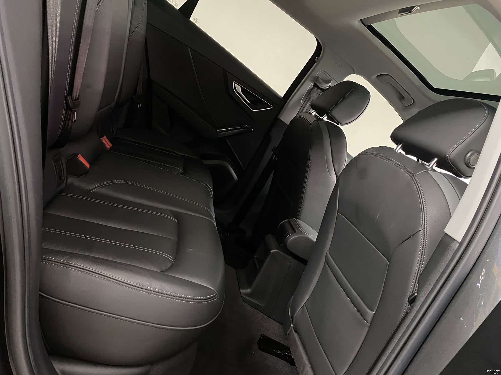 Audi Q2L, 2022 14